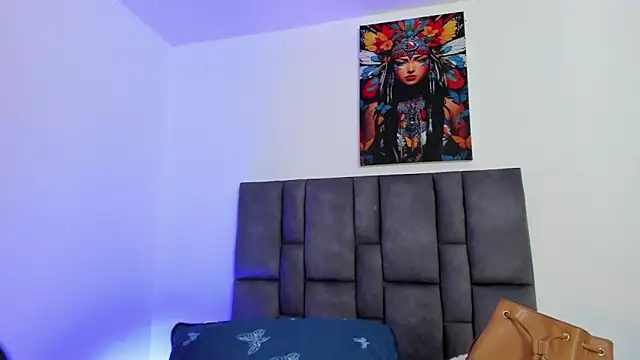 Snapshot of abby_jones2 chatting on October 28, 2025, 3:29 am abby jones2 online show from October 28, 2025, 3:29 am