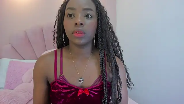 Snapshot of Melanyy_Ebonny chatting on October 31, 2025, 3:25 am Melanyy Ebonny online show from October 31, 2025, 3:25 am