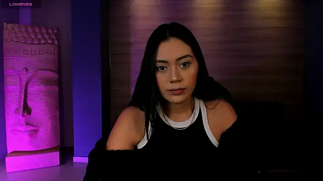 Snapshot of AmbarJames_ chatting on October 28, 2025, 11:31 am AmbarJames online show from October 28, 2025, 11:31 am