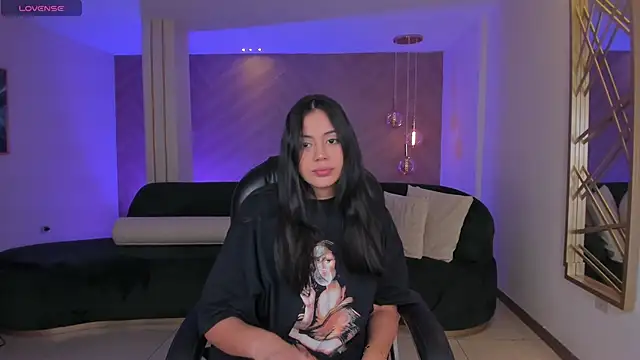 Snapshot of AmbarJames_ chatting on December 5, 2025, 12:04 pm AmbarJames online show from December 5, 2025, 12:04 pm