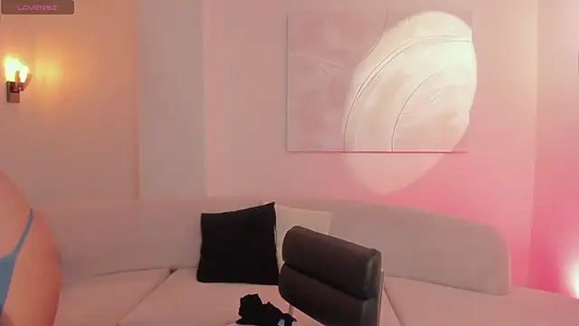 Snapshot of AmbarJames_ chatting on March 11, 2026, 12:32 pm AmbarJames online show from March 11, 2026, 12:32 pm