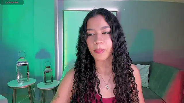 SophieHouston  online show from October 14, 2025, 4:35 am