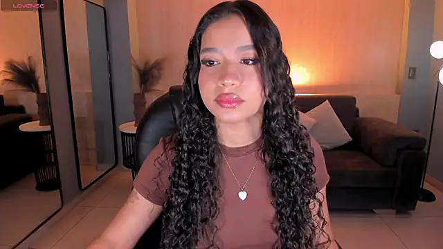 SophieHouston  online show from November 22, 2025, 7:24 pm