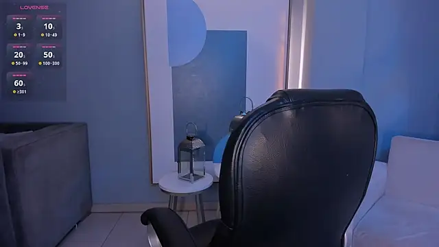 Snapshot of MilaLawrence chatting on November 18, 2025, 11:57 am MilaLawrence online show from November 18, 2025, 11:57 am