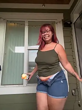 Snapshot of moan4mona chatting on October 13, 2025, 12:34 am moan4mona online show from October 13, 2025, 12:34 am