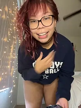 Snapshot of moan4mona chatting on October 19, 2025, 6:10 pm moan4mona online show from October 19, 2025, 6:10 pm