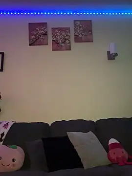 Snapshot of moan4mona chatting on November 15, 2025, 2:04 am moan4mona online show from November 15, 2025, 2:04 am