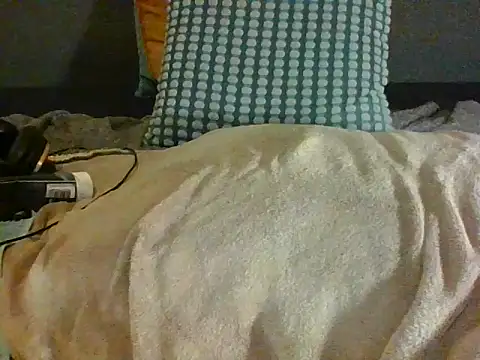 Snapshot of blue-moon23 chatting on November 3, 2025, 1:58 pm blue-moon23 online show from November 3, 2025, 1:58 pm