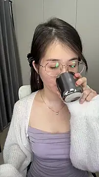 Snapshot of Qianqian-888 chatting on December 18, 2025, 1:00 am Qianqian-888 online show from December 18, 2025, 1:00 am