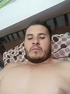 Snapshot of santiii___12 chatting on November 18, 2025, 4:16 am santiii 12 online show from November 18, 2025, 4:16 am