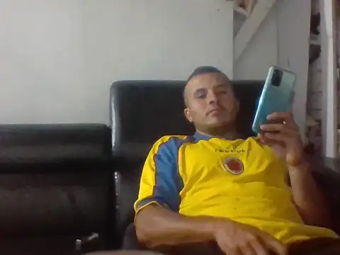 santiii   12 online show from March 21, 2026, 2:02 am