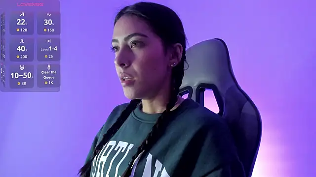 Snapshot of ValkaGrecco chatting on November 18, 2025, 2:49 am ValkaGrecco online show from November 18, 2025, 2:49 am