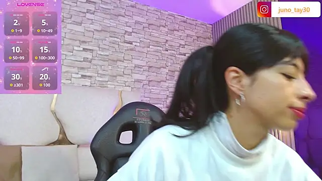 juno tay online show from November 23, 2025, 11:53 am