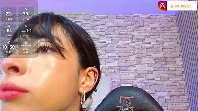 Snapshot of juno_tay chatting on October 17, 2025, 11:45 am juno tay online show from October 17, 2025, 11:45 am