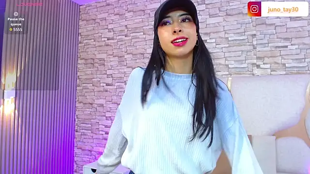 juno tay online show from November 9, 2025, 7:51 pm