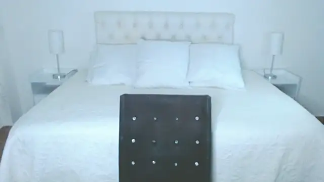 mr hunterx online show from October 27, 2025, 4:02 am