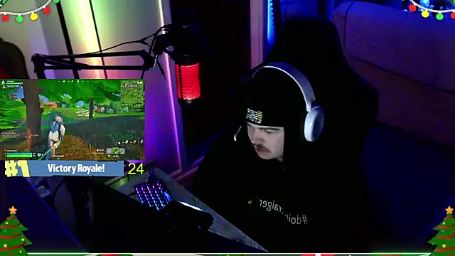 Snapshot of Bigboyballen chatting on December 15, 2025, 12:16 am Bigboyballen online show from December 15, 2025, 12:16 am