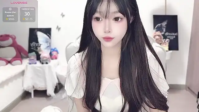 Snapshot of -EEBABY chatting on October 19, 2025, 10:45 pm -EEBABY online show from October 19, 2025, 10:45 pm