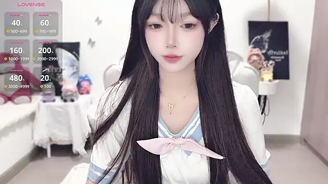 Snapshot of -EEBABY chatting on October 17, 2025, 11:28 pm -EEBABY online show from October 17, 2025, 11:28 pm