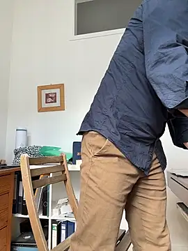 SexyLeon8 online show from March 12, 2026, 1:26 pm