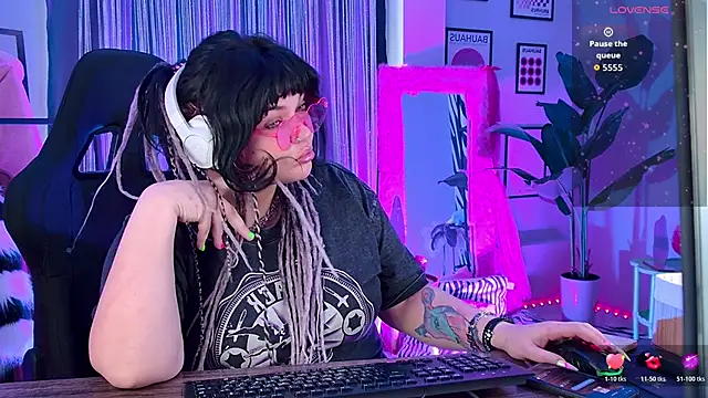 MaryHarrys online show from May 1, 2026, 5:34 am