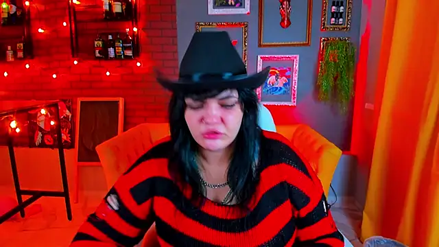 MaryHarrys online show from October 31, 2025, 2:52 am