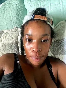 Snapshot of Caramel_Mellow chatting on November 17, 2025, 3:49 pm Caramel Mellow online show from November 17, 2025, 3:49 pm