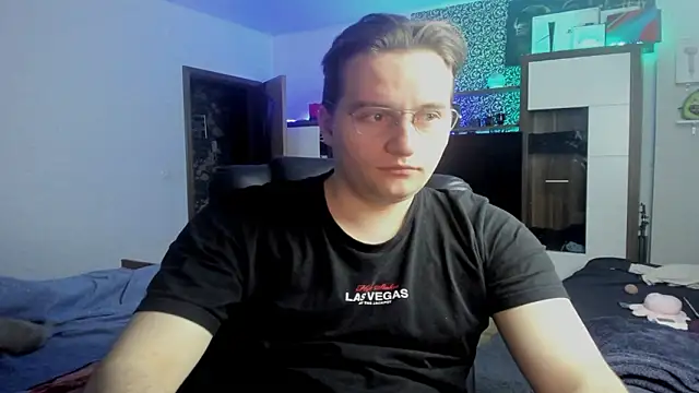 romiosabrino online show from March 14, 2026, 11:33 pm