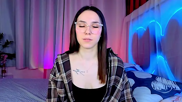 -CindyLou online show from February 3, 2026, 6:40 am