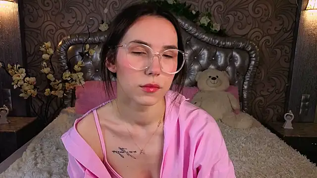 -CindyLou online show from March 20, 2026, 5:41 am