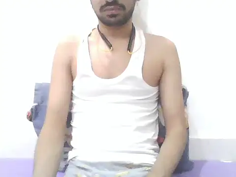 Cuteeeboy23 online show from May 7, 2026, 11:35 am