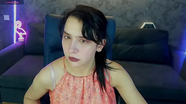 Snapshot of LiviaShy chatting on December 5, 2025, 8:06 pm LiviaShy online show from December 5, 2025, 8:06 pm