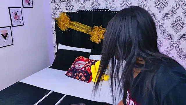 Becca Grims online show from December 3, 2025, 3:29 am