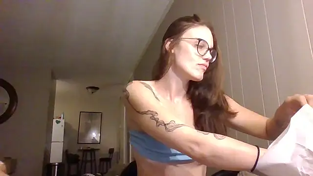 Snapshot of Miss_honey94 chatting on November 18, 2025, 11:35 am Miss honey94 online show from November 18, 2025, 11:35 am