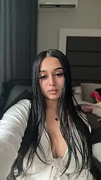 Snapshot of LilMisIndianx chatting on April 22, 2026, 12:23 pm LilMisIndianx online show from April 22, 2026, 12:23 pm