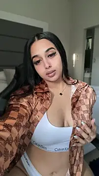 Snapshot of LilMisIndianx chatting on May 17, 2026, 2:06 pm LilMisIndianx online show from May 17, 2026, 2:06 pm