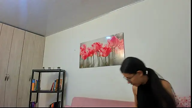 Snapshot of pinky_f00x chatting on July 6, 2026, 9:28 pm pinky f00x online show from July 6, 2026, 9:28 pm