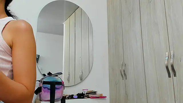 Snapshot of pinky_f00x chatting on July 14, 2026, 9:21 pm pinky f00x online show from July 14, 2026, 9:21 pm
