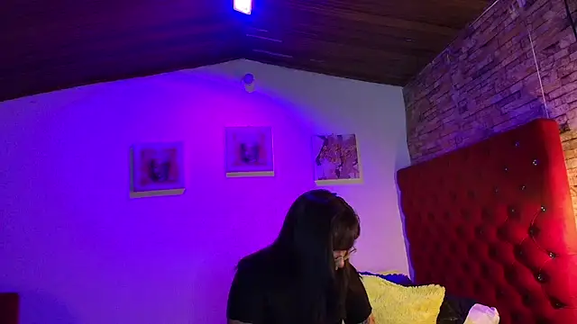 Snapshot of Victoria_Thompson1 chatting on November 13, 2025, 8:35 pm Victoria Thompson1 online show from November 13, 2025, 8:35 pm