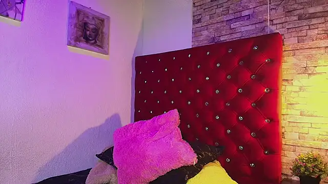 Snapshot of Victoria_Thompson1 chatting on October 14, 2025, 9:04 pm Victoria Thompson1 online show from October 14, 2025, 9:04 pm