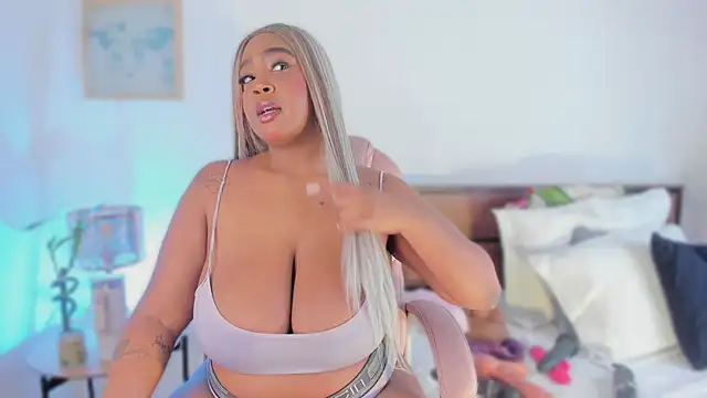 Niicol Jenner online show from September 19, 2025, 3:21 am