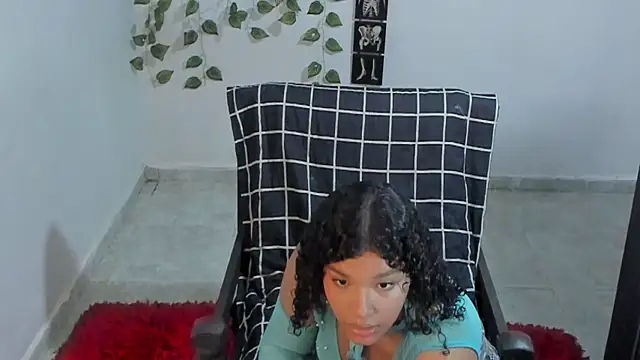 Snapshot of chloe_kisses chatting on October 28, 2025, 11:42 am chloe kisses online show from October 28, 2025, 11:42 am