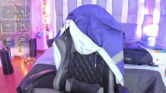 Snapshot of Adaara_Rey chatting on November 28, 2025, 7:47 pm Adaara Rey online show from November 28, 2025, 7:47 pm