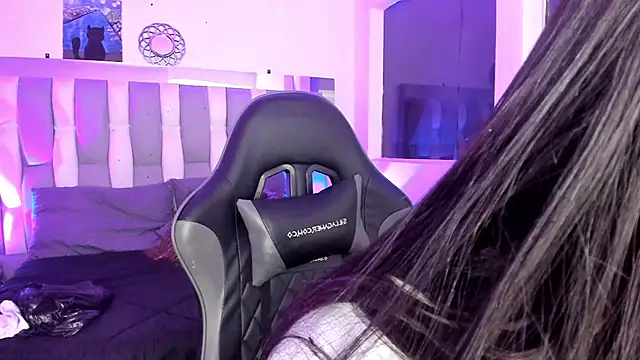 Snapshot of Adaara_Rey chatting on October 30, 2025, 8:17 pm Adaara Rey online show from October 30, 2025, 8:17 pm