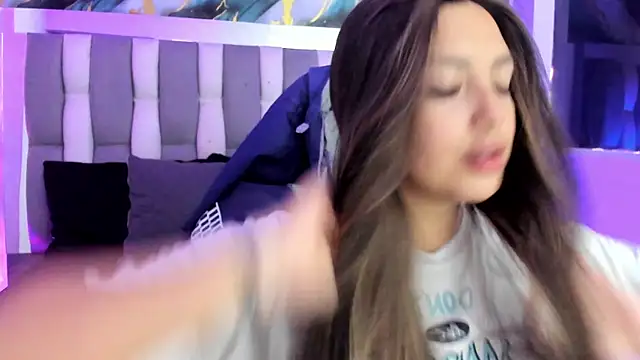 Snapshot of Adaara_Rey chatting on December 15, 2025, 7:52 pm Adaara Rey online show from December 15, 2025, 7:52 pm