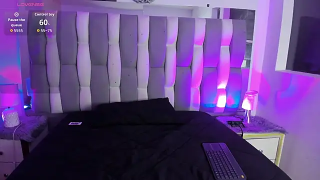 Snapshot of Adaara_Rey chatting on November 21, 2025, 8:41 pm Adaara Rey online show from November 21, 2025, 8:41 pm