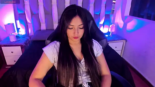 Snapshot of Adaara_Rey chatting on October 21, 2025, 8:19 pm Adaara Rey online show from October 21, 2025, 8:19 pm