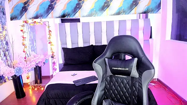 Snapshot of Adaara_Rey chatting on December 13, 2025, 8:04 pm Adaara Rey online show from December 13, 2025, 8:04 pm