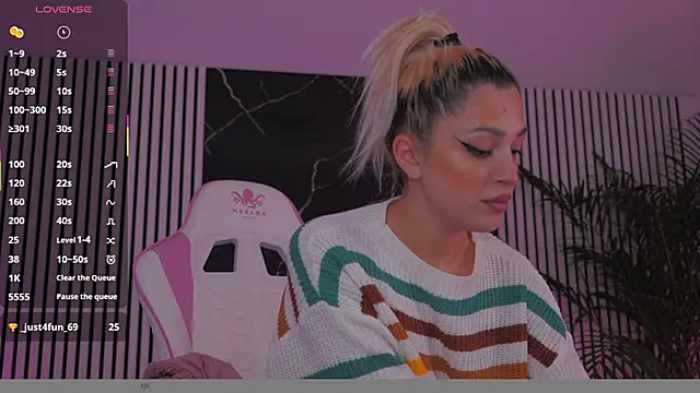 daisyblushh online show from December 17, 2025, 5:18 pm