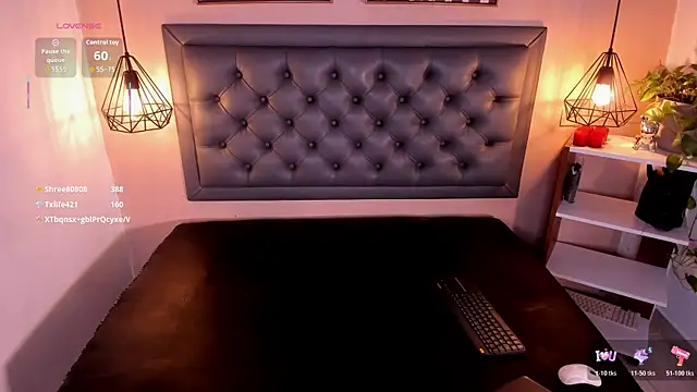 aisha duque online show from December 13, 2025, 8:04 pm